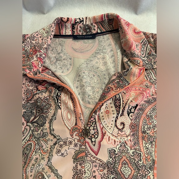 Tommy Hilfiger sleeveless, button down, pink paisley top. - Picture 11 of 11